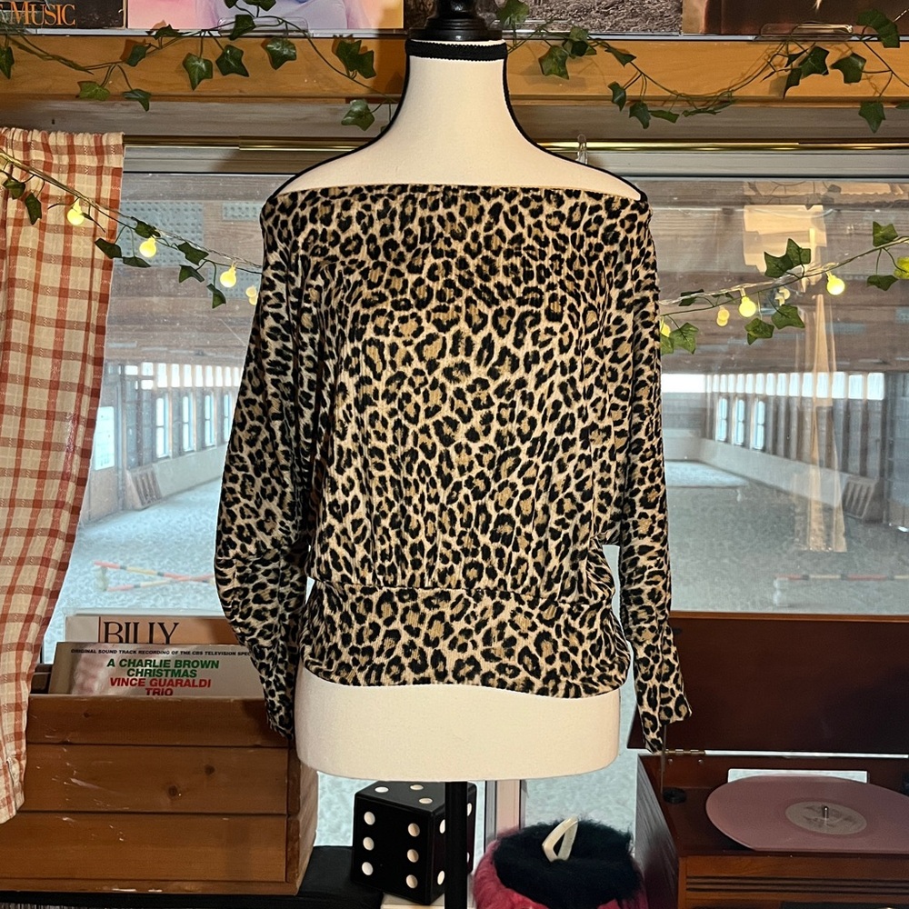 🐆Leopard Print Off-Shoulder Top🐆